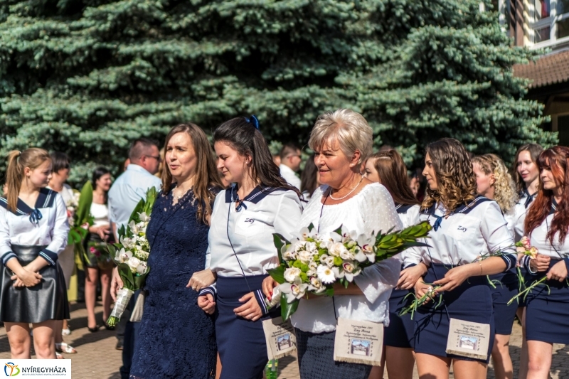 Ballagás a Zay Anna Gimnáziumban 1. - fotó: Kohut Árpád