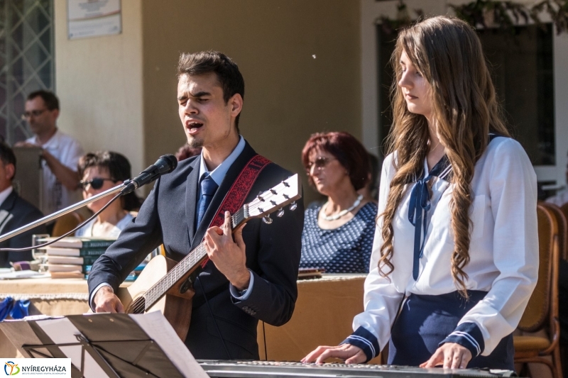 Ballagás a Zay Anna Gimnáziumban 1. - fotó: Kohut Árpád