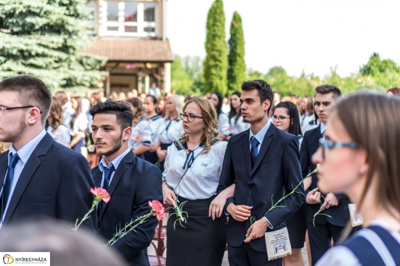 Ballagás a Zay Anna Gimnáziumban 1. - fotó: Kohut Árpád
