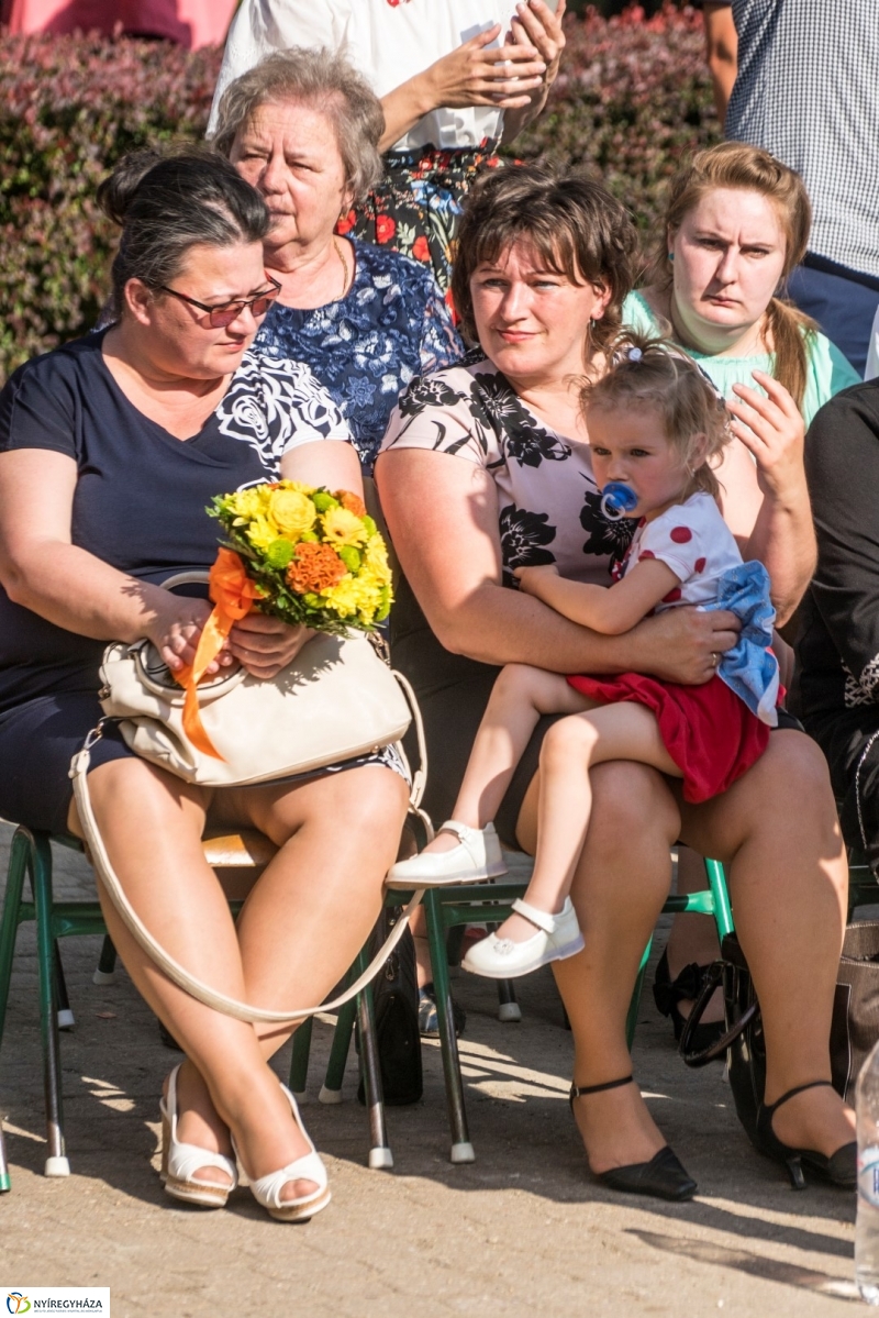 Ballagás a Zay Anna Gimnáziumban 1. - fotó: Kohut Árpád