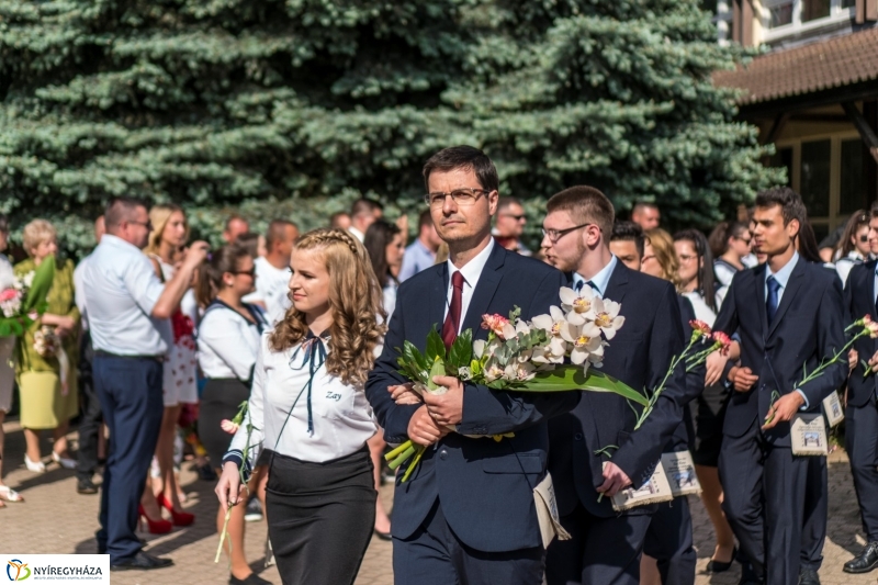 Ballagás a Zay Anna Gimnáziumban 1. - fotó: Kohut Árpád