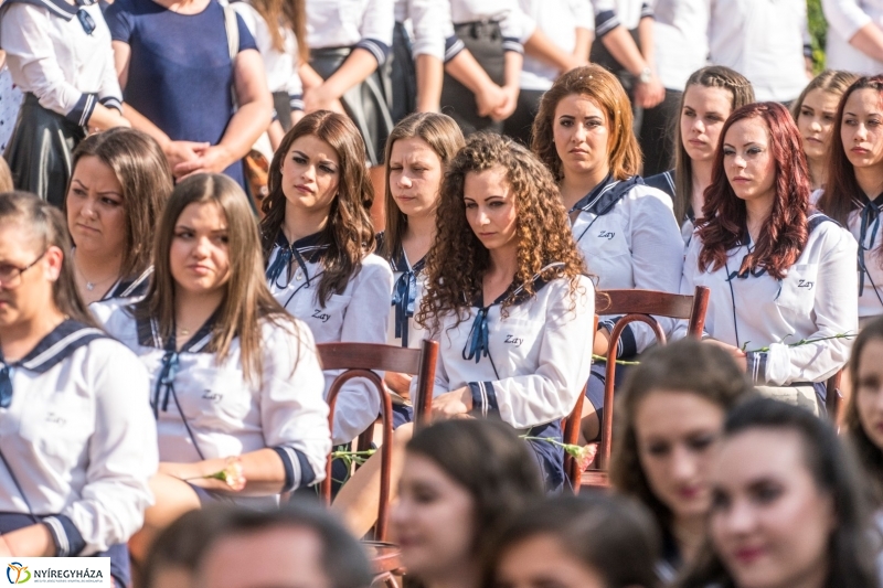 Ballagás a Zay Anna Gimnáziumban 1. - fotó: Kohut Árpád