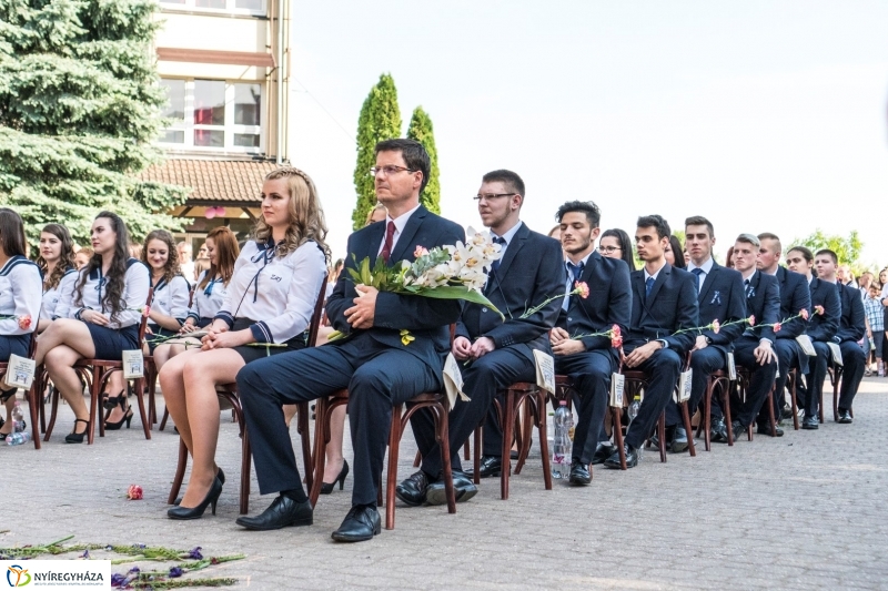 Ballagás a Zay Anna Gimnáziumban 2. - fotó: Kohut Árpád