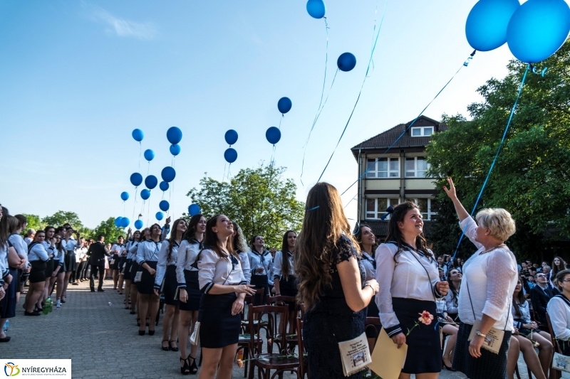 Ballagás a Zay Anna Gimnáziumban 2. - fotó: Kohut Árpád