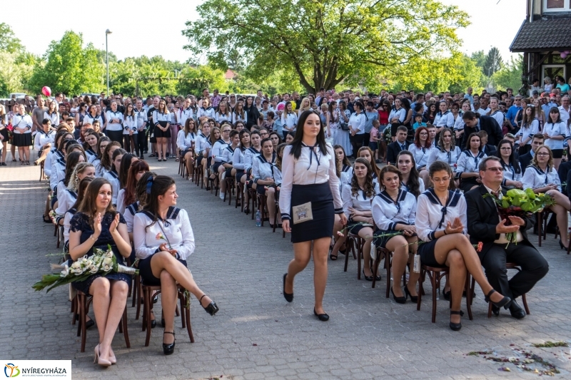 Ballagás a Zay Anna Gimnáziumban 2. - fotó: Kohut Árpád