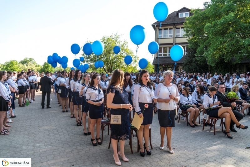 Ballagás a Zay Anna Gimnáziumban 2. - fotó: Kohut Árpád