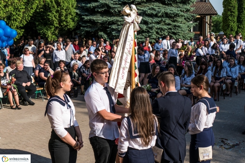 Ballagás a Zay Anna Gimnáziumban 2. - fotó: Kohut Árpád