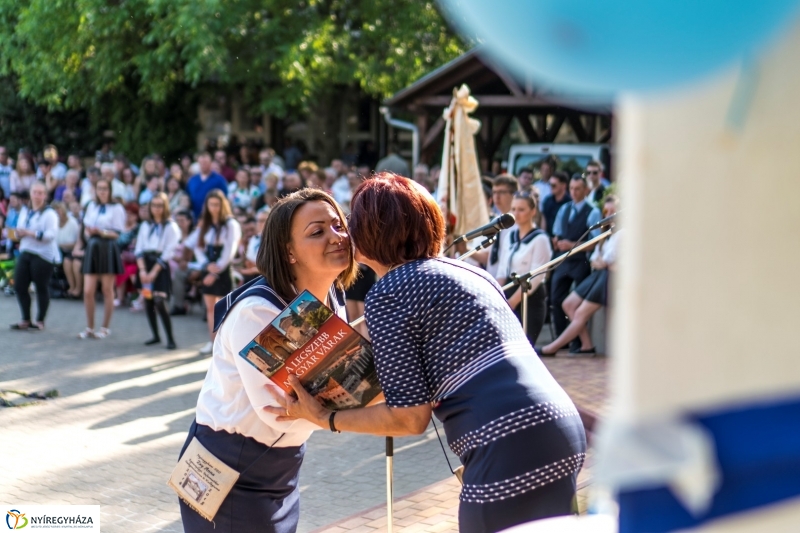 Ballagás a Zay Anna Gimnáziumban 2. - fotó: Kohut Árpád