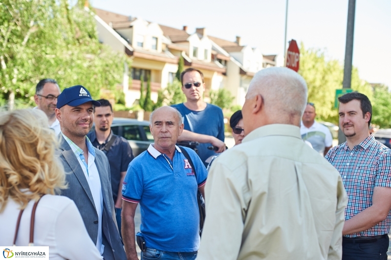 Helyszíni szemle a Korányi utcán - fotó Szarka Lajos