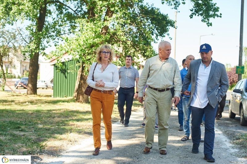 Helyszíni szemle a Korányi utcán - fotó Szarka Lajos