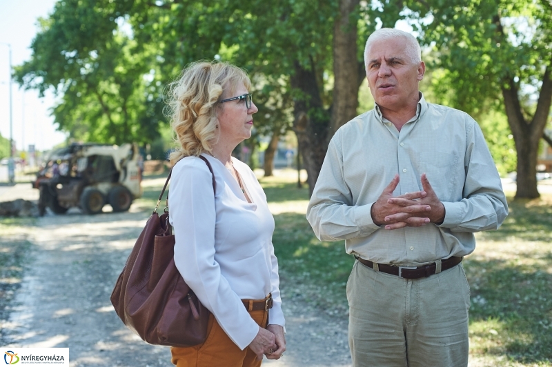 Helyszíni szemle a Korányi utcán - fotó Szarka Lajos