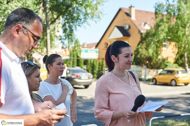 Helyszíni szemle a Korányi utcán - fotó Szarka Lajos