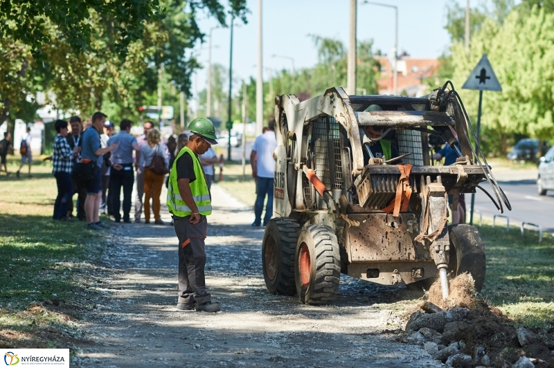 Helyszíni szemle a Korányi utcán - fotó Szarka Lajos