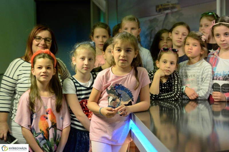 Jókais diákok látogattak a televízió stúdióba - fotó Trifonov Éva