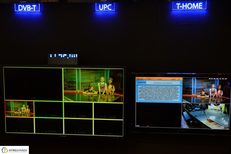 Jókais diákok látogattak a televízió stúdióba - fotó Trifonov Éva
