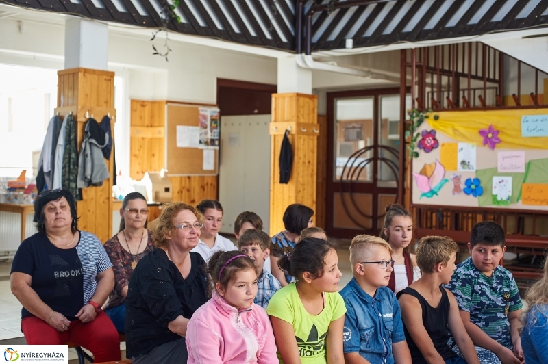 Rajz pályázat eredményhirdetése a Petőfi iskolában- fotó Szarka Lajos