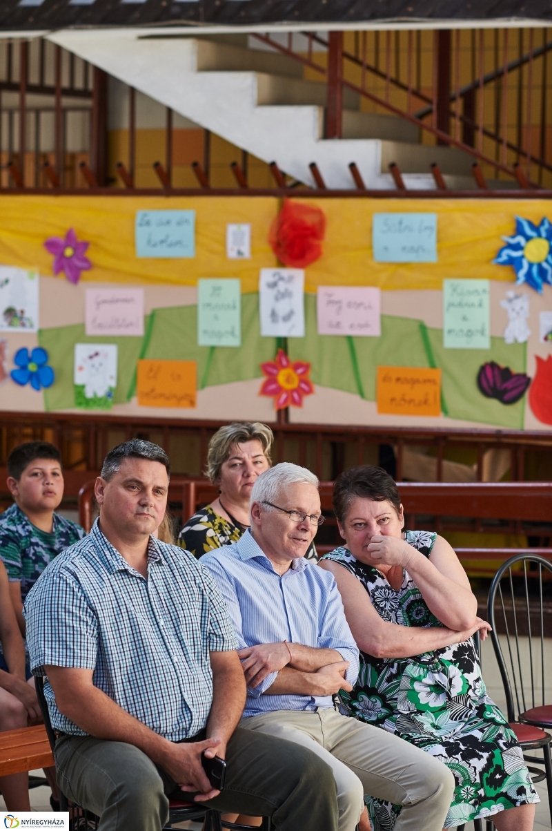 Rajz pályázat eredményhirdetése a Petőfi iskolában- fotó Szarka Lajos