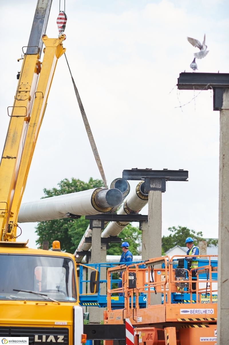 Távhő vezeték eltávolítása az Ibolya utcán - fotó Szarka Lajos