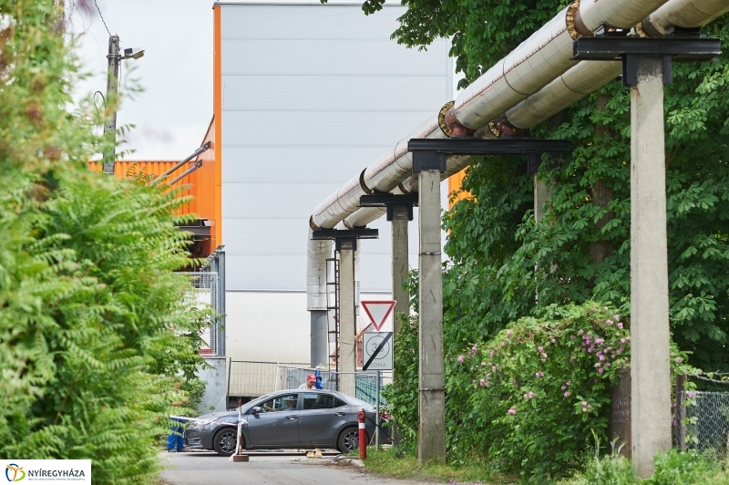 Távhő vezeték eltávolítása az Ibolya utcán - fotó Szarka Lajos