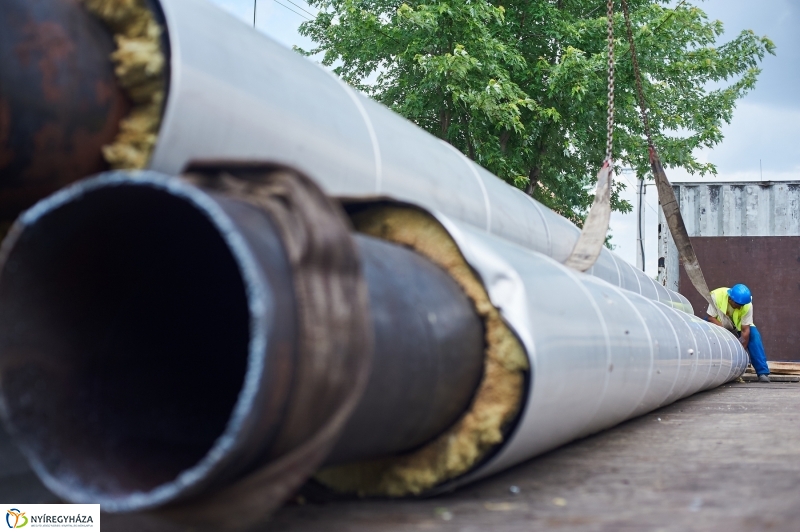 Távhő vezeték eltávolítása az Ibolya utcán - fotó Szarka Lajos