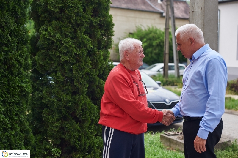 Távhő vezeték eltávolítása az Ibolya utcán - fotó Szarka Lajos