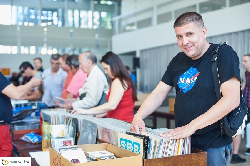 Lemezbörze Nyíregyházán - fotó Szarka Lajos