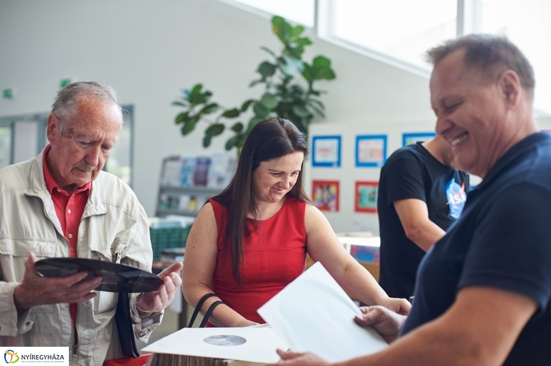 Lemezbörze Nyíregyházán - fotó Szarka Lajos