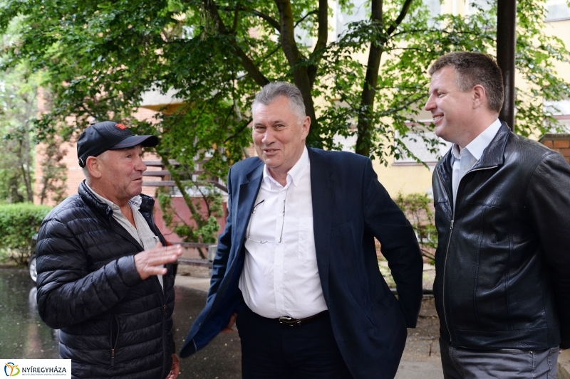 Útátadás a Sóstói úti kórházban - fotó Trifonov Éva