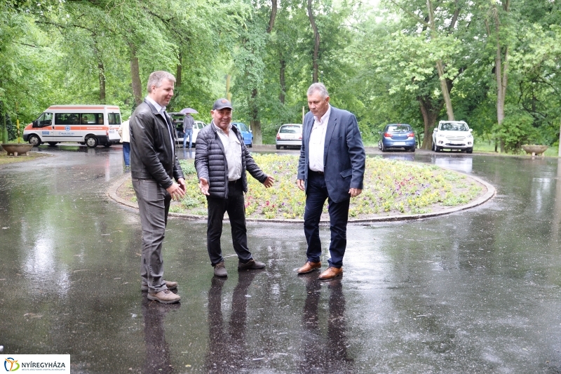 Útátadás a Sóstói úti kórházban - fotó Trifonov Éva