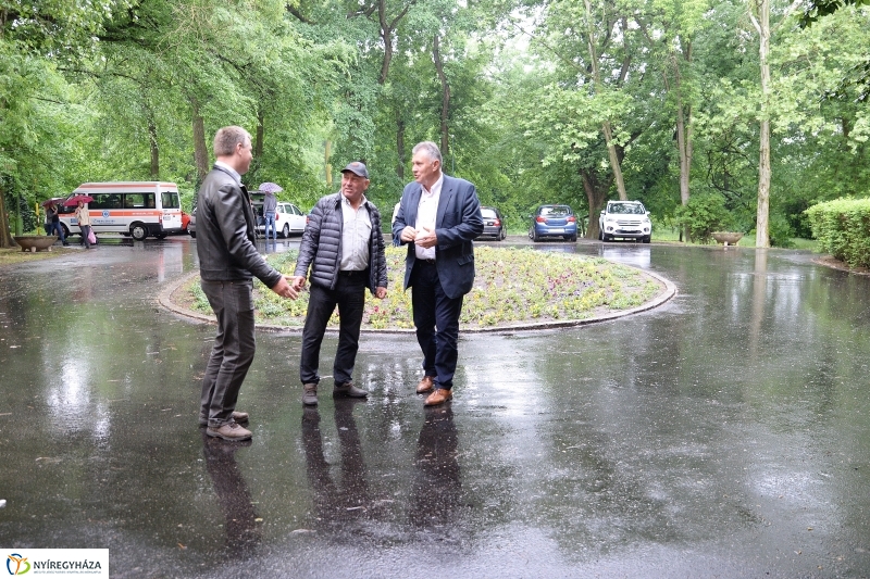 Útátadás a Sóstói úti kórházban - fotó Trifonov Éva