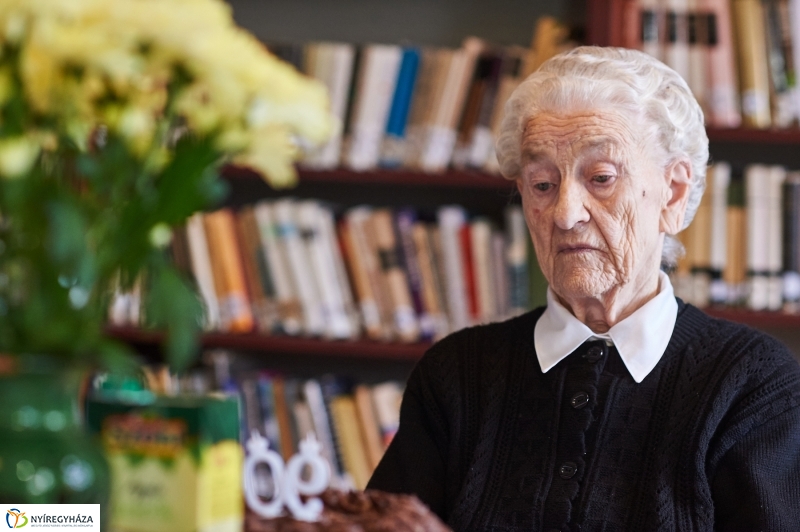 Szépkorú köszöntése-Péter Jolán - fotó Szarka Lajos