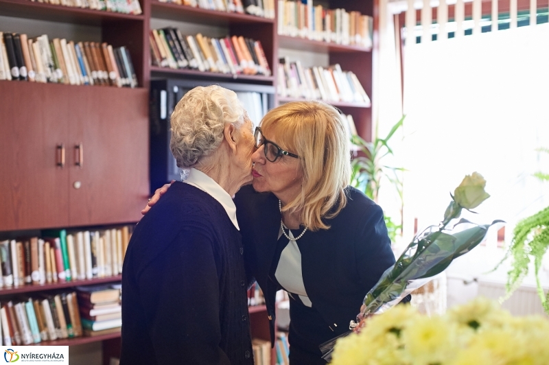 Szépkorú köszöntése-Péter Jolán - fotó Szarka Lajos