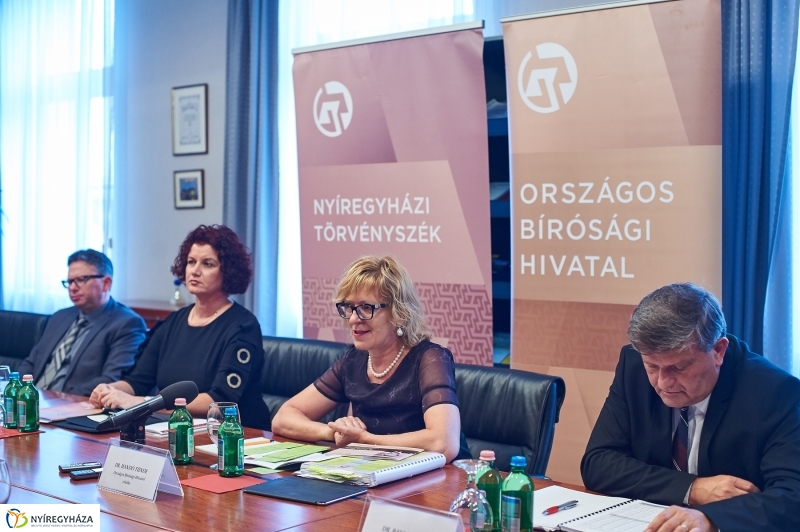 Évértékelő a Törvényszéken - fotó Szarka Lajos