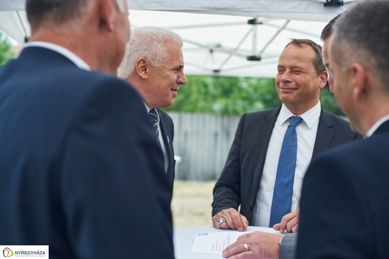 Hübner Beach Volleyball Centrum átadó - fotó Szarka Lajos