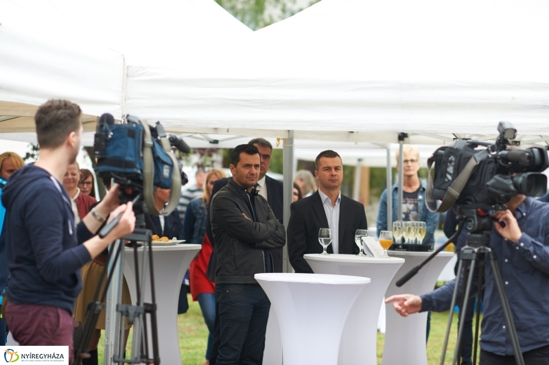 Hübner Beach Volleyball Centrum átadó - fotó Szarka Lajos