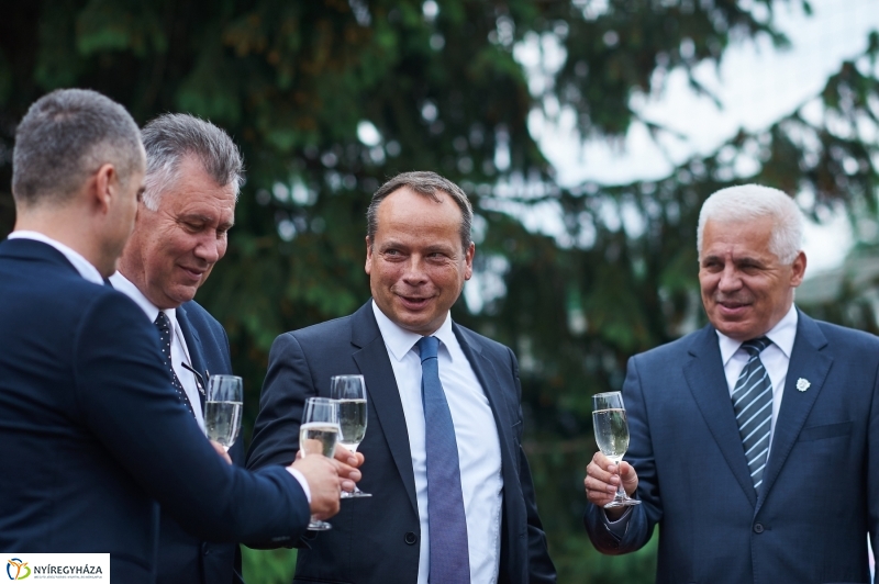 Hübner Beach Volleyball Centrum átadó - fotó Szarka Lajos