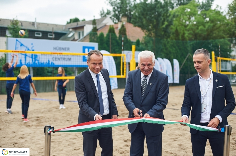 Hübner Beach Volleyball Centrum átadó - fotó Szarka Lajos