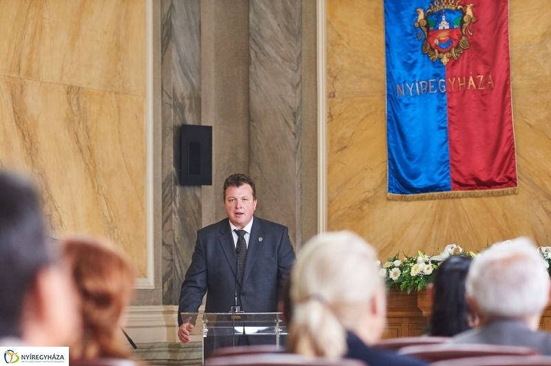 Rímekbe faragott értékek - fotó Szarka Lajos