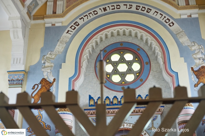 Emlékfa ültetés a Zsinagógánál - fotó Szarka Lajos