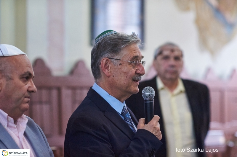 Emlékfa ültetés a Zsinagógánál - fotó Szarka Lajos