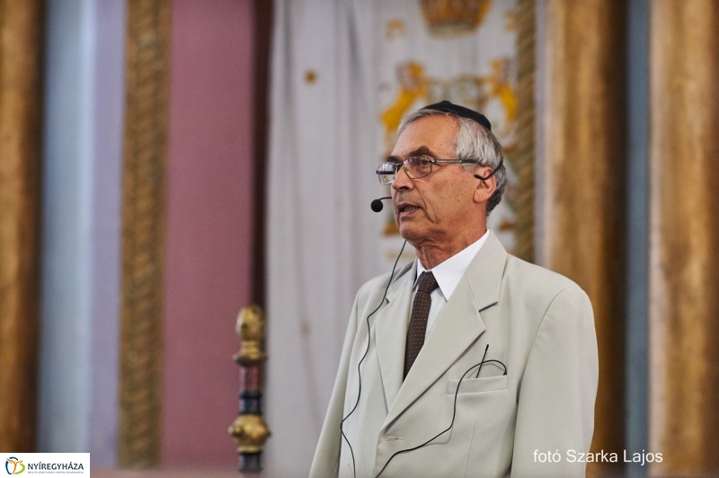 Emlékfa ültetés a Zsinagógánál - fotó Szarka Lajos