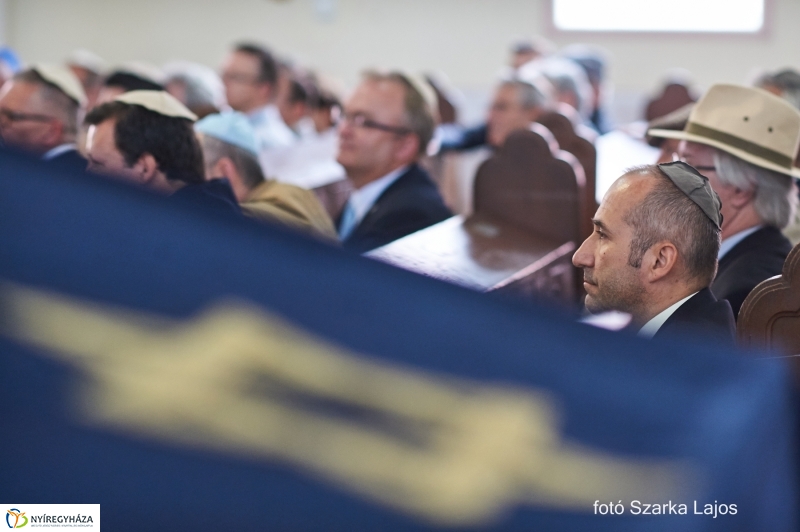 Emlékfa ültetés a Zsinagógánál - fotó Szarka Lajos