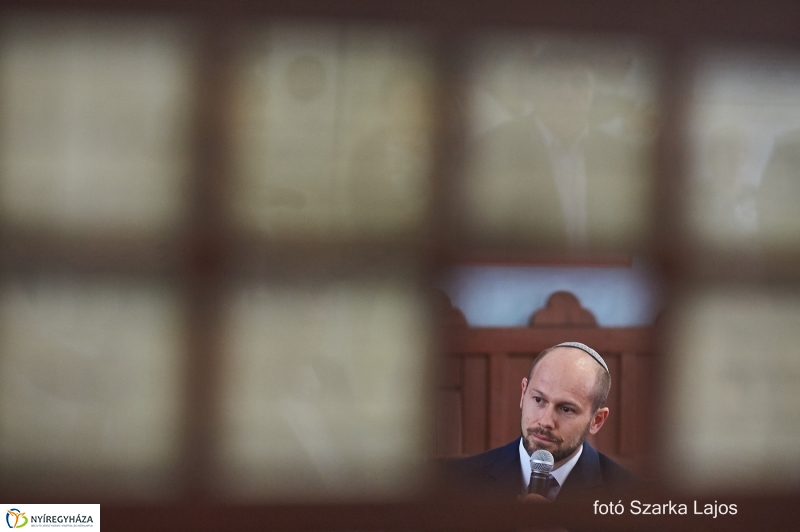 Emlékfa ültetés a Zsinagógánál - fotó Szarka Lajos