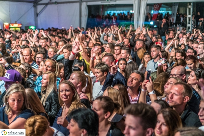 Fergeteges Majka&Curtis koncert a FŐHE színpadán - fotó Kohut Árpád