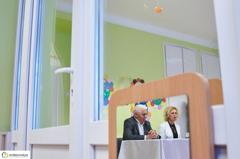 Bölcsődei felújítások sajtótájékoztató - fotó Szarka Lajos