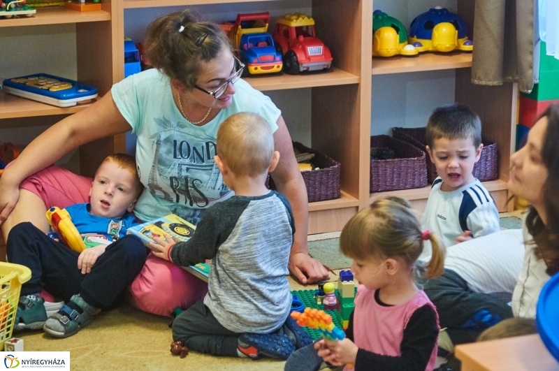 Bölcsődei felújítások sajtótájékoztató - fotó Szarka Lajos