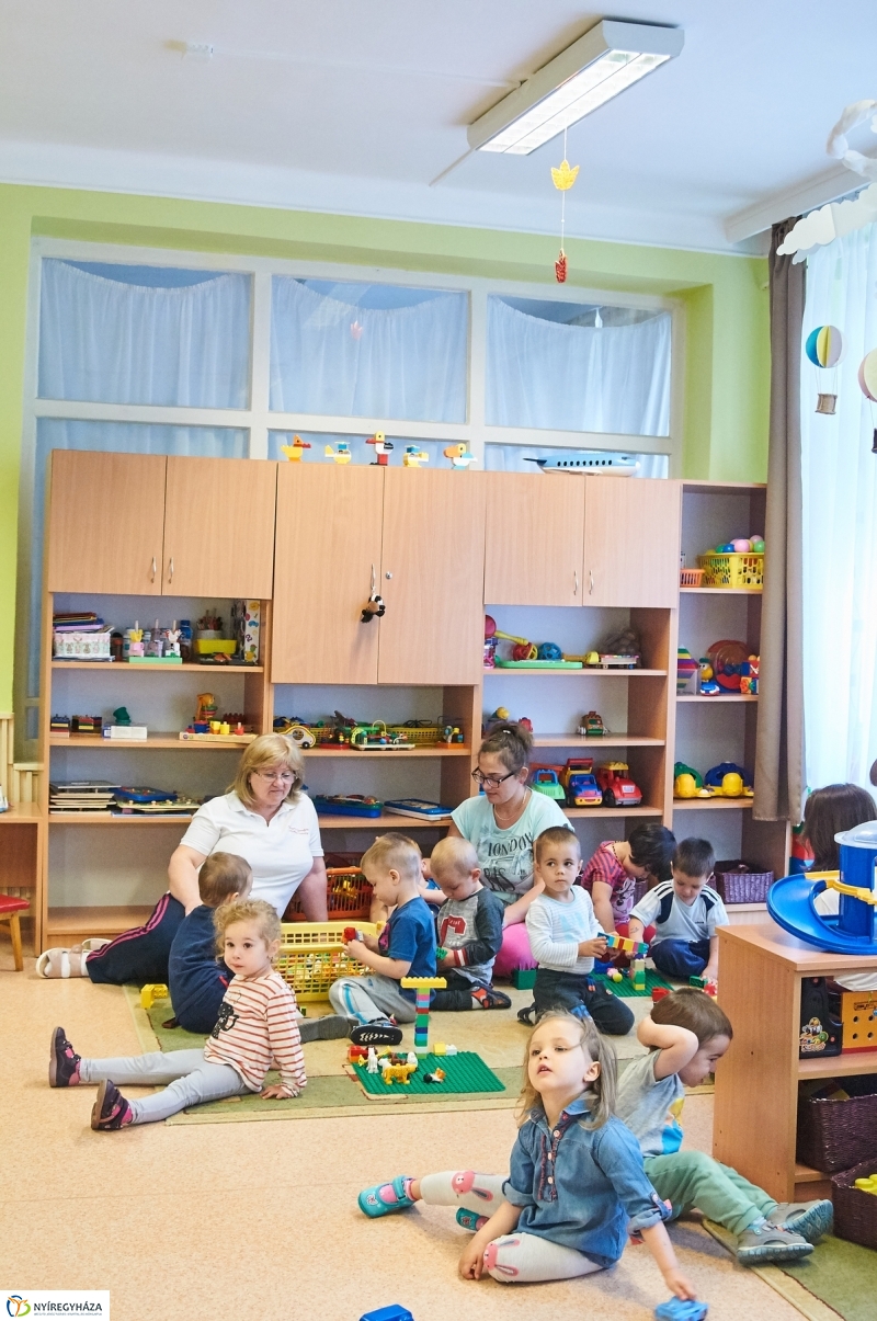 Bölcsődei felújítások sajtótájékoztató - fotó Szarka Lajos