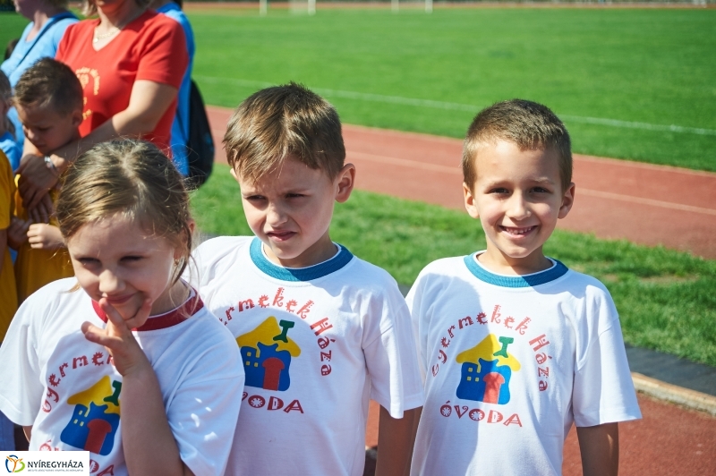 Ovi atlétika a stadionban - fotó Szarka Lajos