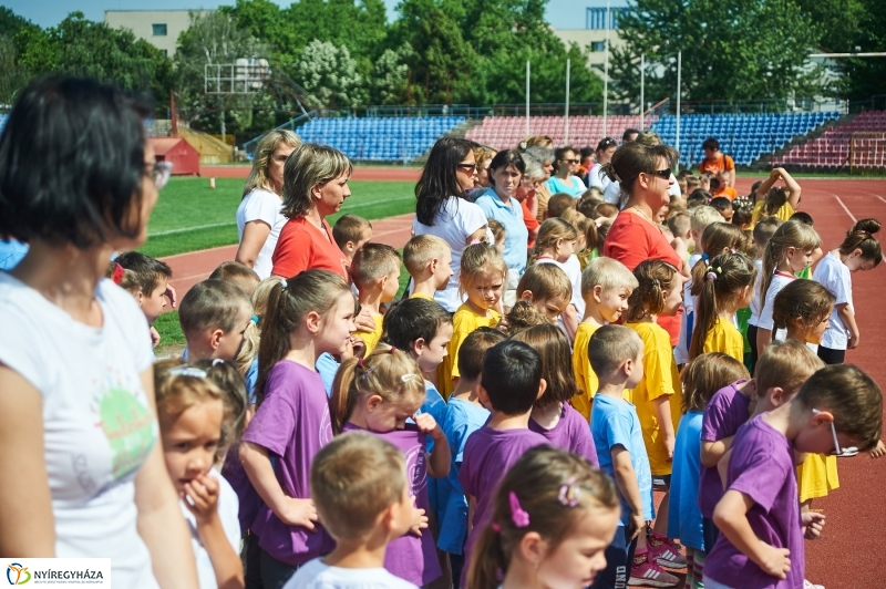 Ovi atlétika a stadionban - fotó Szarka Lajos