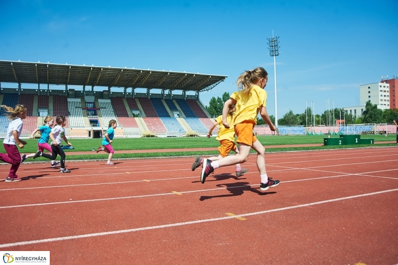 Ovi atlétika a stadionban - fotó Szarka Lajos